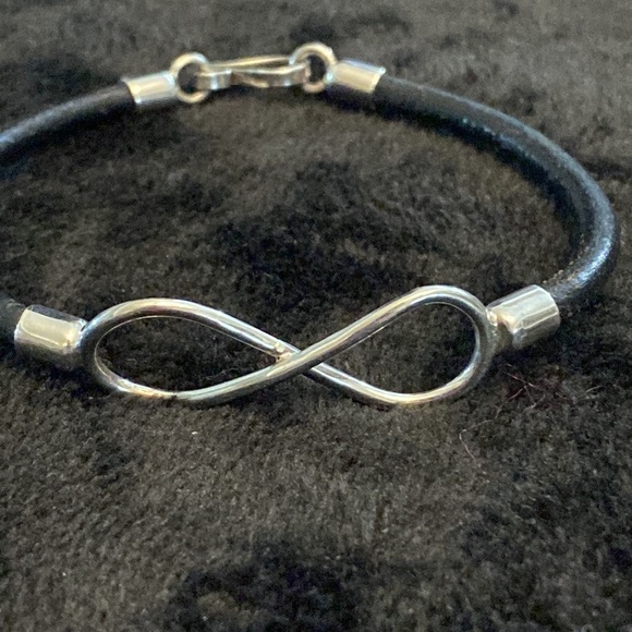 Sterling Silver and leather Infinity Bracelet - Picture 2 of 4